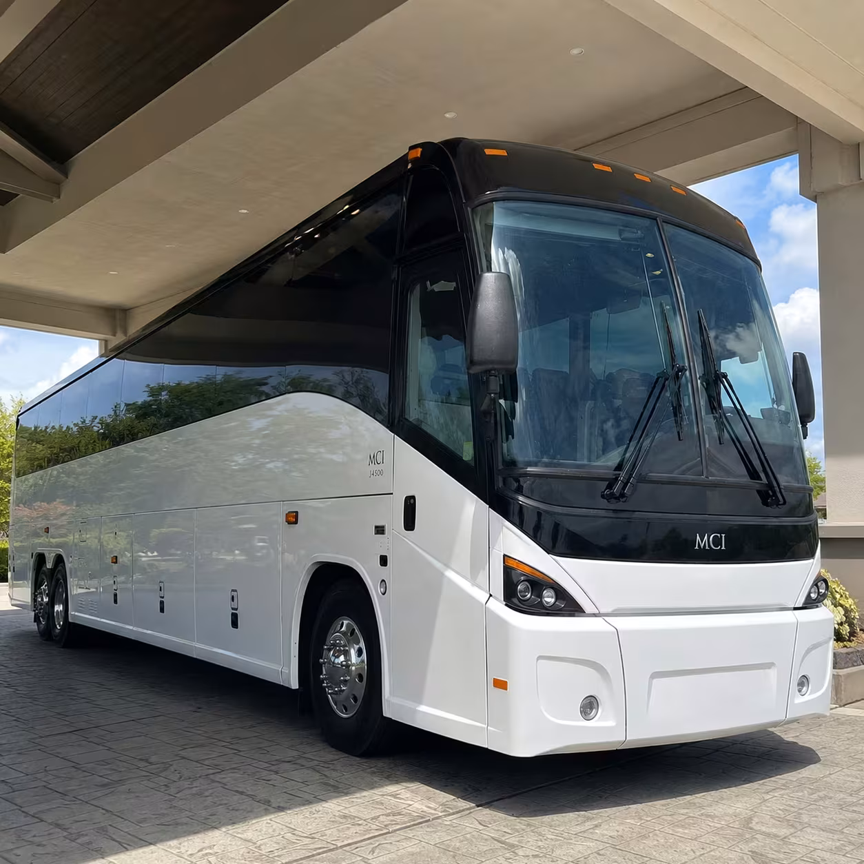 conroe employee shuttle buses for i 45 and loop 336 commutes